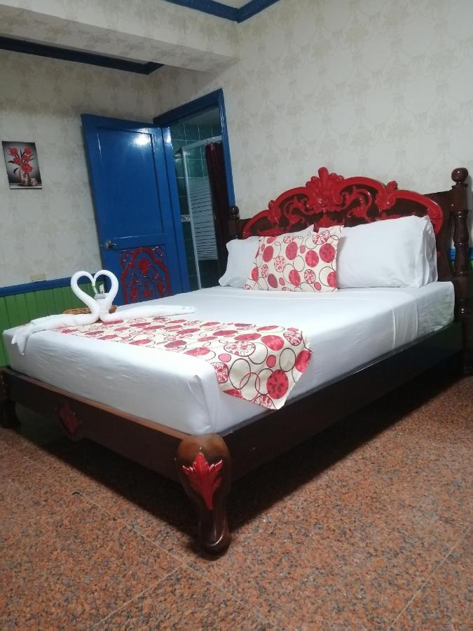 Sang Yoo Mountain View Tagaytay Bed And Breakfast - Taal Lake View タガイタイ エクステリア 写真