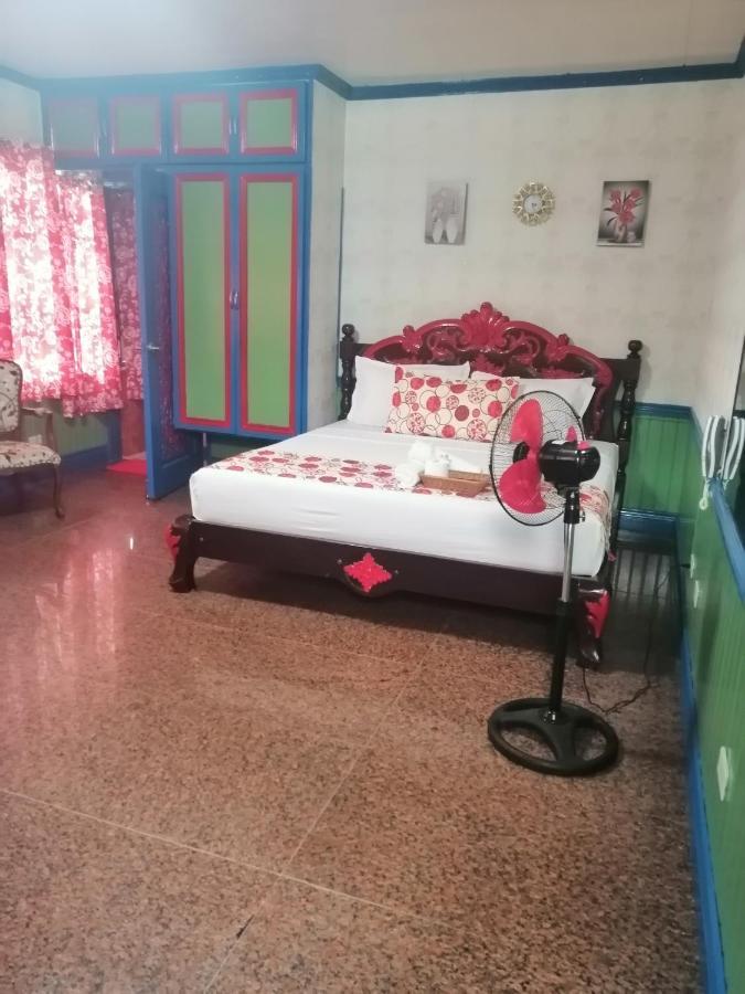 Sang Yoo Mountain View Tagaytay Bed And Breakfast - Taal Lake View タガイタイ エクステリア 写真