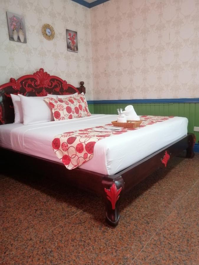 Sang Yoo Mountain View Tagaytay Bed And Breakfast - Taal Lake View タガイタイ エクステリア 写真